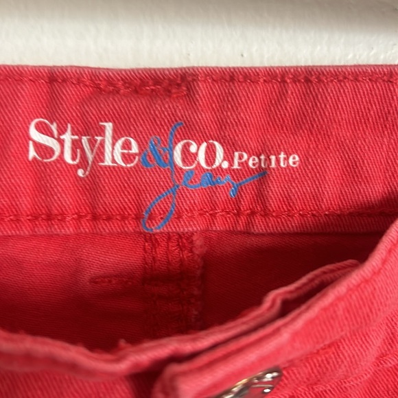 Style and Co coral 5 pocket Capri. Size 4P - Picture 4 of 5